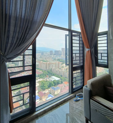 Современное алюминиевое колеблющееся окно Изолированное стекло колеблющееся открытое окно