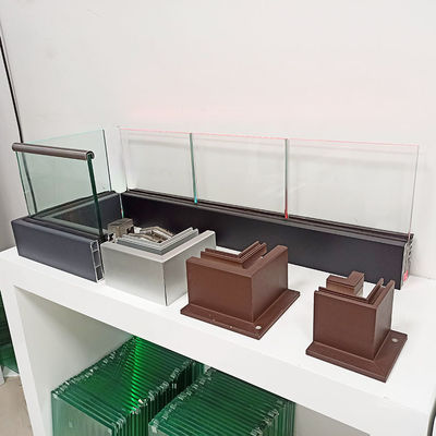 Настраиваемая 12 мм Алюминиевая стеклянная перила 304 SS Рулевая решетка Бесрамная стеклянная балюстрада