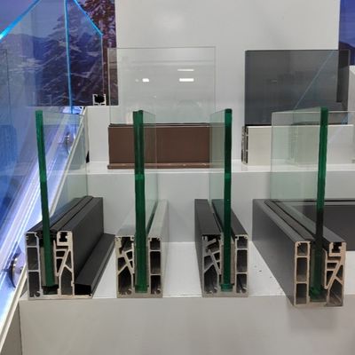Современные стеклянные перила на крыше Степленное стекло U-канал без рамы 12-20 мм Балконные балюстрады