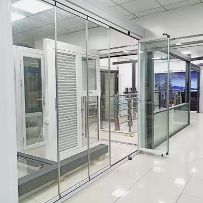Бесрамные стеклянные складные двери Интерьерный магазин Черные складные двери патио Алюминиевые двусторонние двери Белые