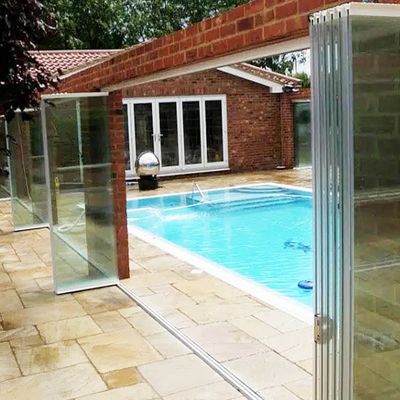 2.0 мм толщина профиля Алюминиевые безрамочные складные стеклянные двери для внутренних перегородок с настраиваемым цветом рамы