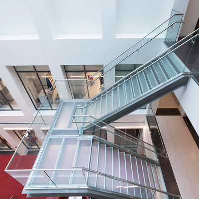 Настраиваемые алюминиевые стеклянные перила с настраиваемой высотой и размером для внутреннего / наружного использования