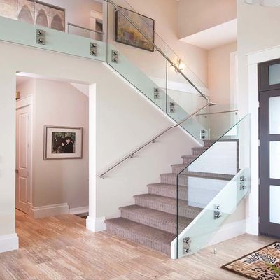 Настраиваемые лестничные перила Заграждение из закаленного стекла для внутренней лестничной балюстрады