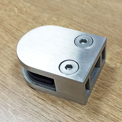 Безрамное ограждение лестницы из закаленного стекла, регулируемый дизайн, дугообразный зажим, фитинги 304 316